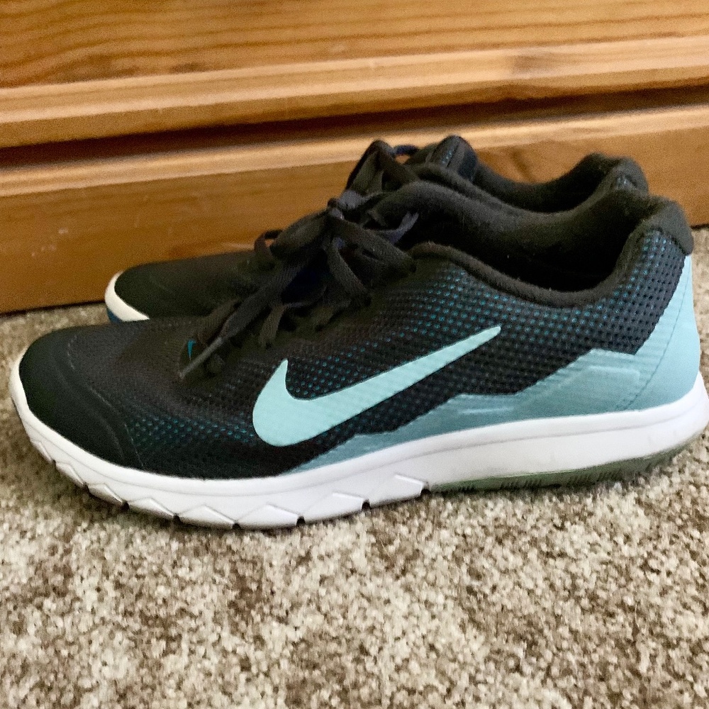 Women’s Nike shoes